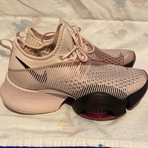 NIKE SUPERREP SNEAKERS Size 6